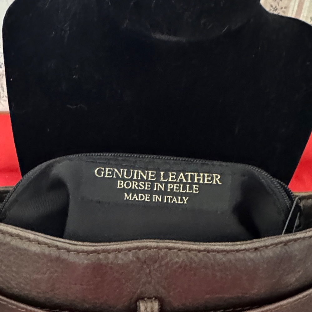 MADE IN ITALY Elegant Brown Leather Shoulder Bag 1 Tiny mark on back clean - Picture 2 of 12